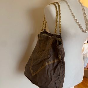 Suede tote bag gold chain